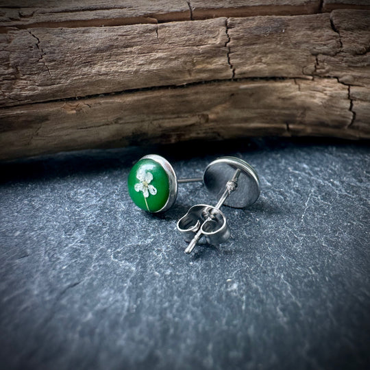 Ohrstecker "wilde Möhre" mini, moosgrün