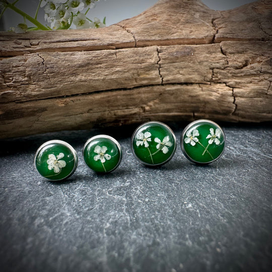 Ohrstecker "wilde Möhre" mini, moosgrün